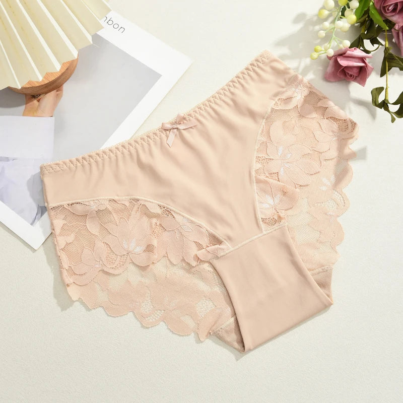 Lace Seamless Cheeky Brief