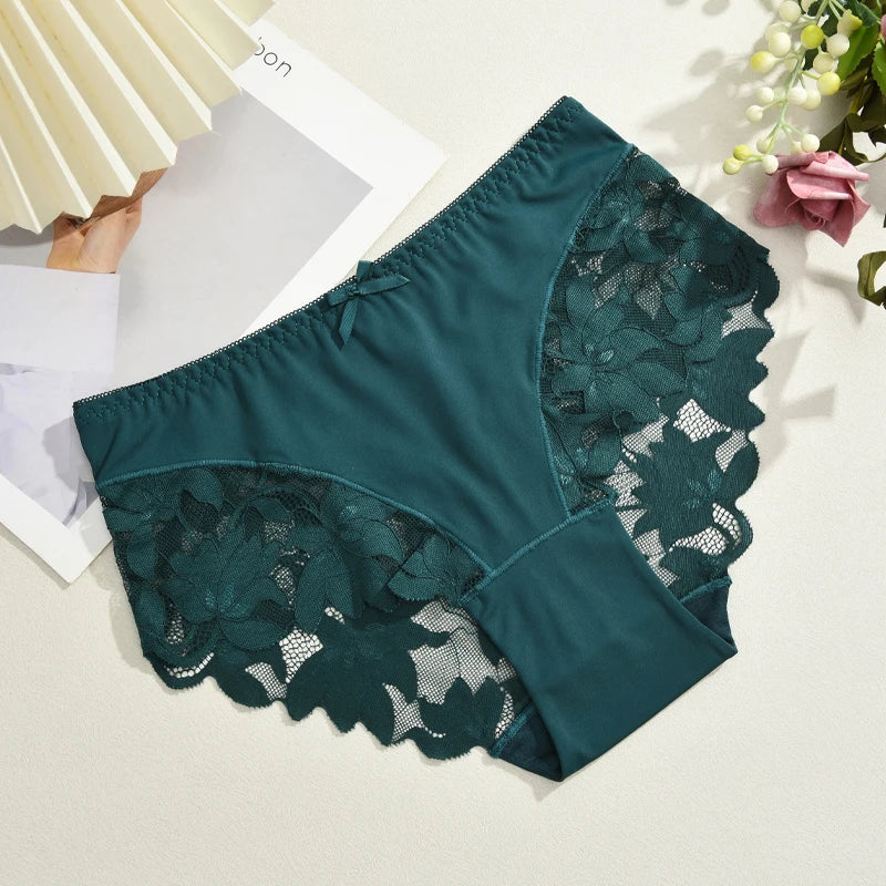 Lace Seamless Cheeky Brief