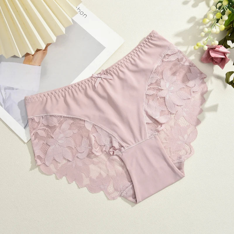 Lace Seamless Cheeky Brief