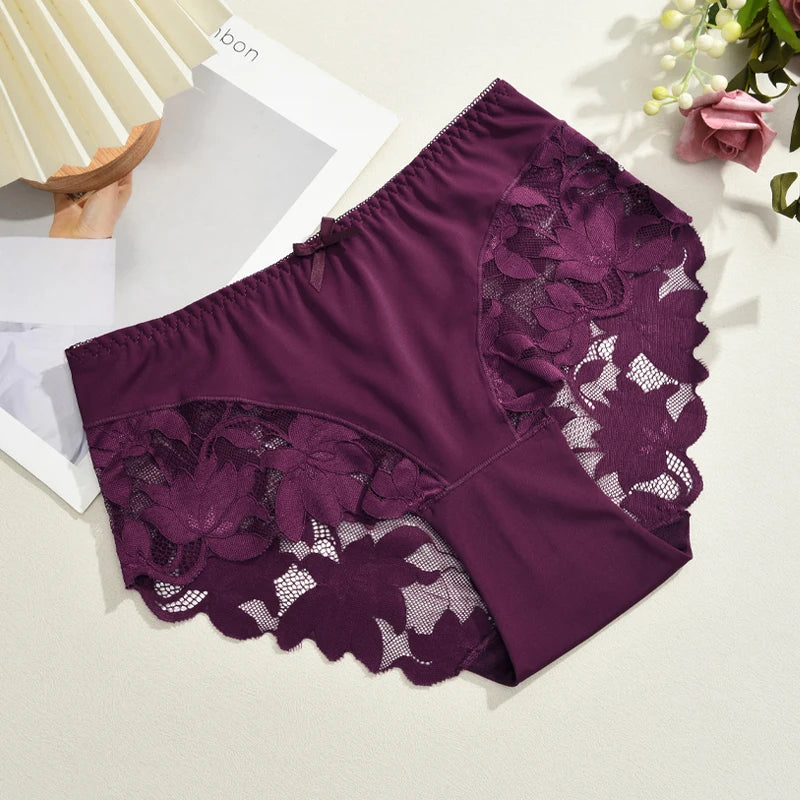 Lace Seamless Cheeky Brief