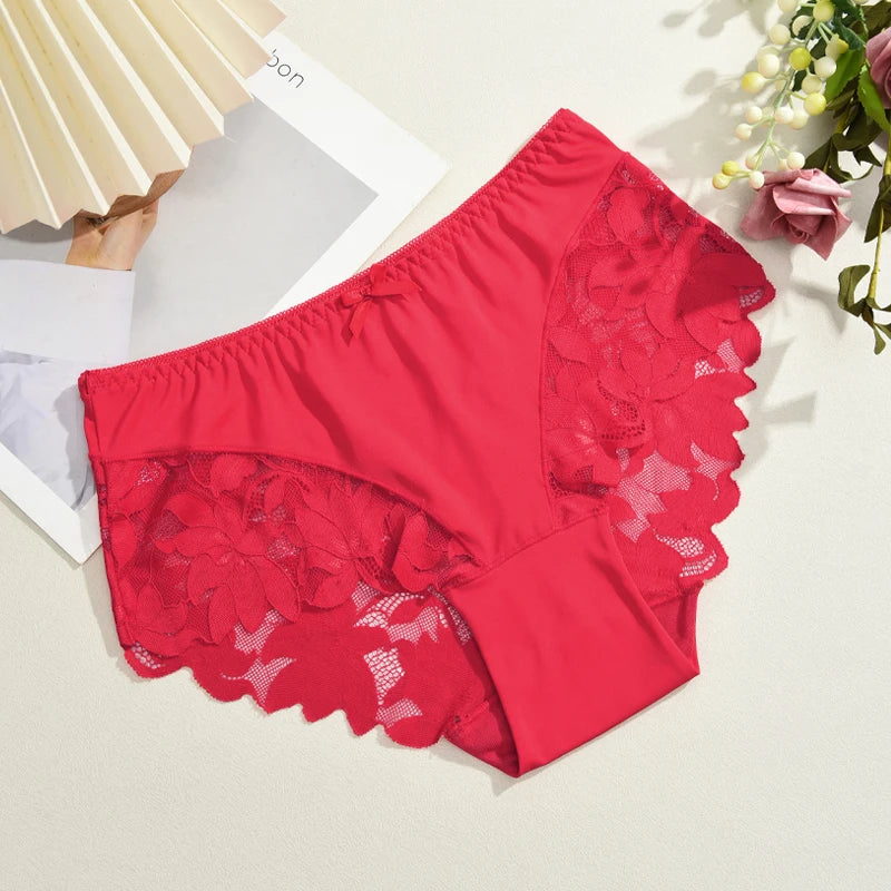 Lace Seamless Cheeky Brief